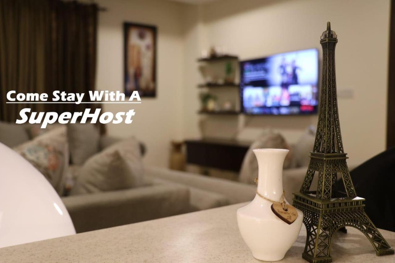 רוואלפינדי Elegant & Charming One Bed Apartment In Bahria Town מראה חיצוני תמונה