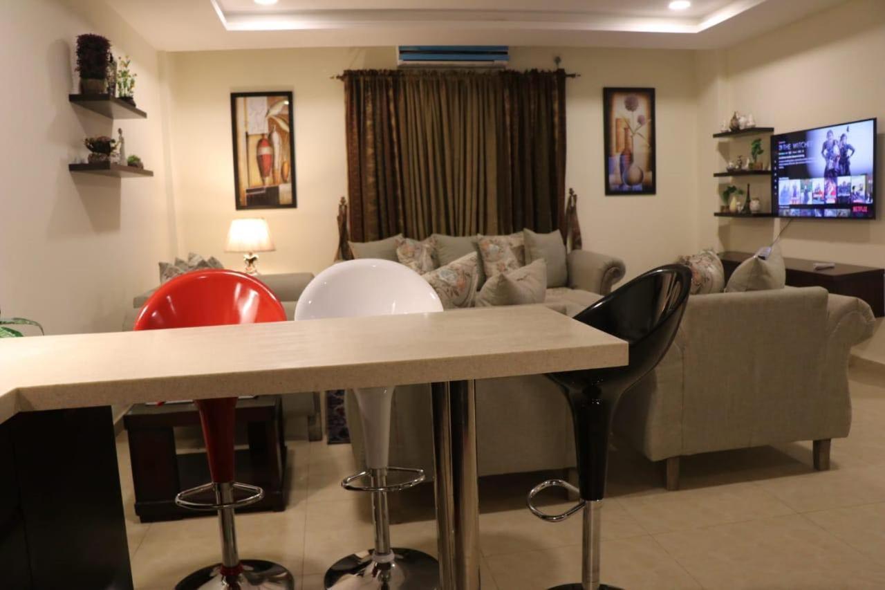 רוואלפינדי Elegant & Charming One Bed Apartment In Bahria Town מראה חיצוני תמונה