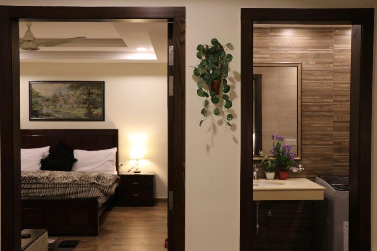 רוואלפינדי Elegant & Charming One Bed Apartment In Bahria Town מראה חיצוני תמונה